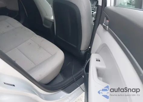 2019 Hyundai Elantra Se z USA, uszkodzony, nr VIN 5NPD74LF3KH476401